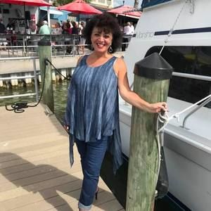 Meet your Posher, Lorraine